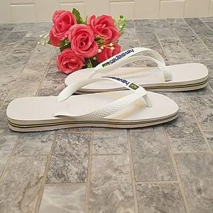 Sold—Havaianas wedge flip flops NEW